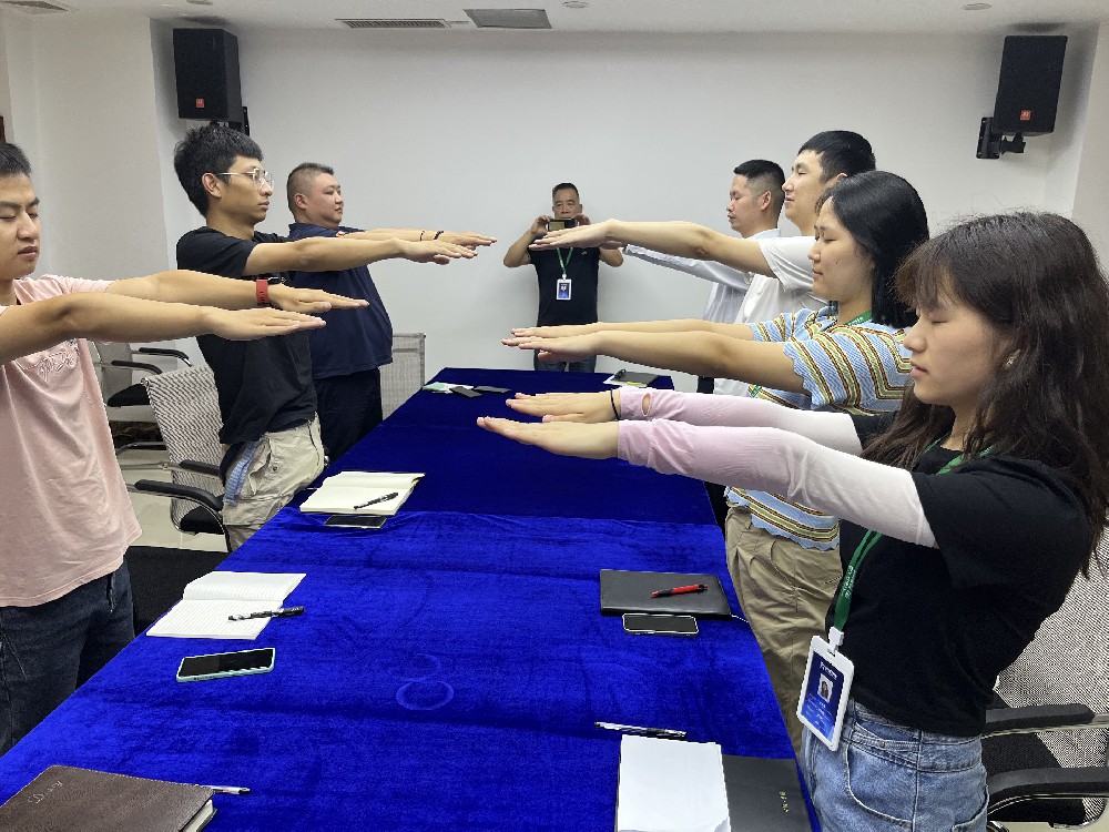 《2022职工卫生健康预警教育》加强员工自我健康保护意识，健康中国行动我们在行动